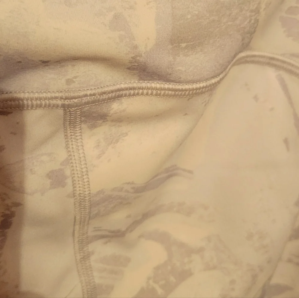 Lululemon - Picture 5 of 5
